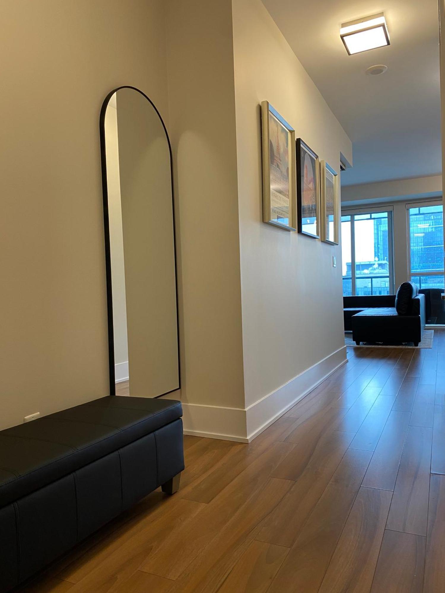 Central Toronto Suite - Free Parking, City Views, Near Cn Tower Buitenkant foto