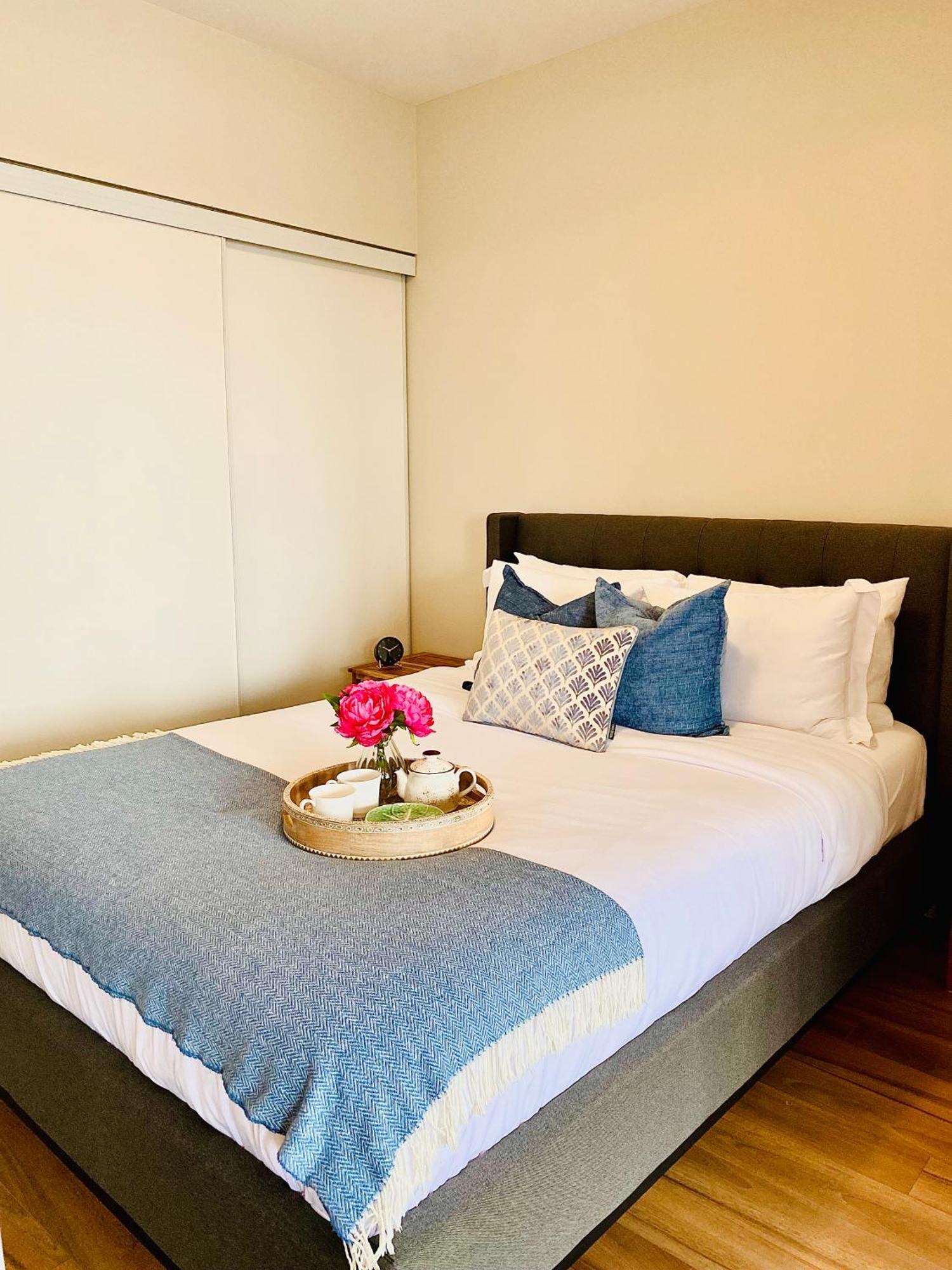 Central Toronto Suite - Free Parking, City Views, Near Cn Tower Buitenkant foto